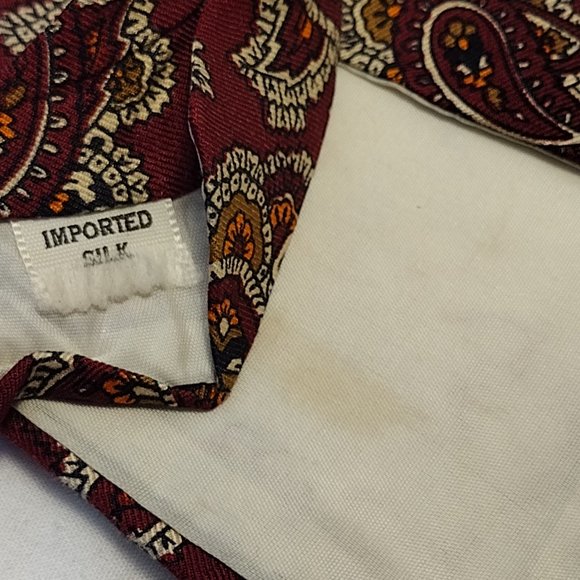 Robinsons California || Burgundy Paisley Tie - Picture 3 of 4